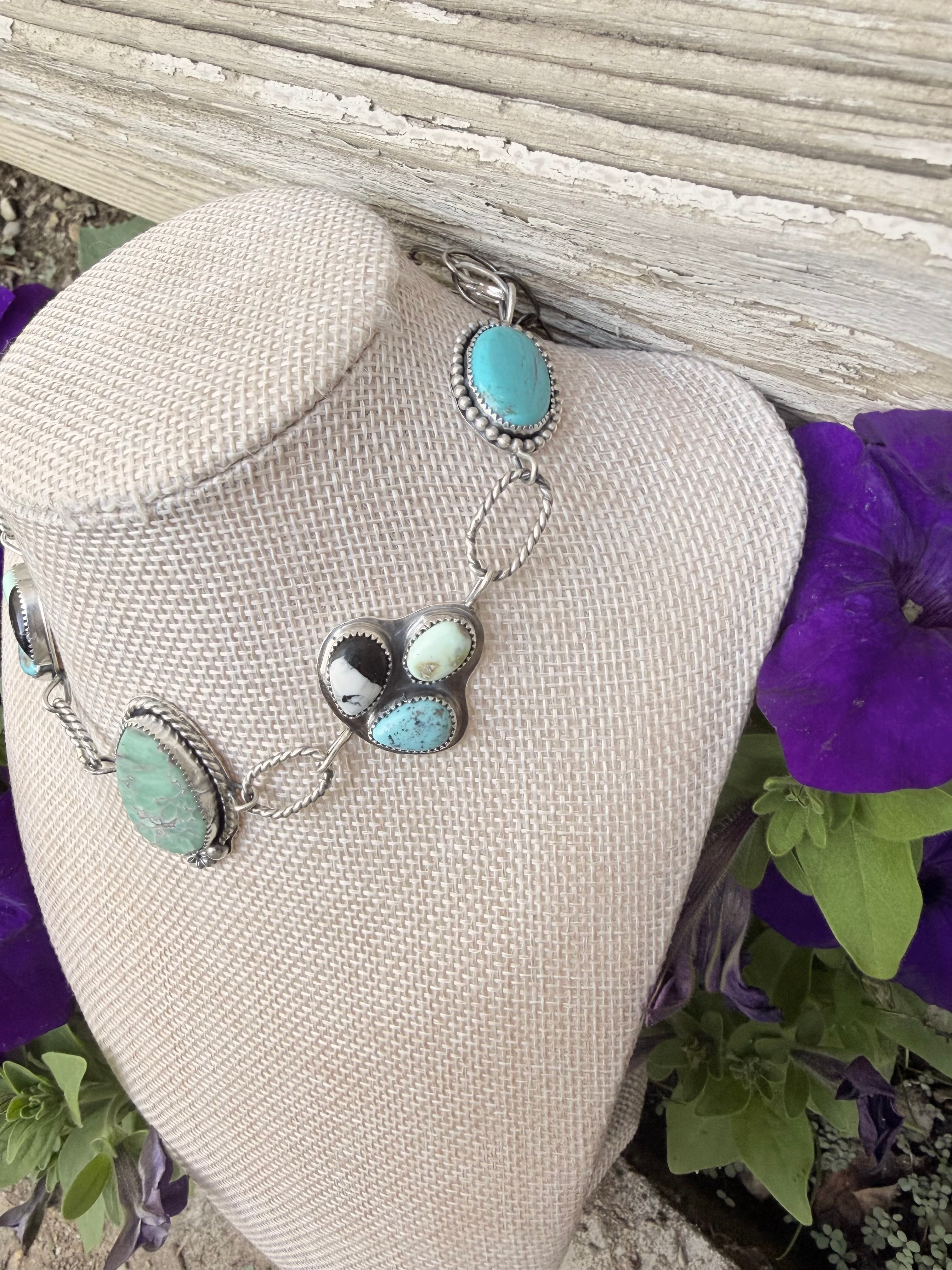 Very large multi stone choker
