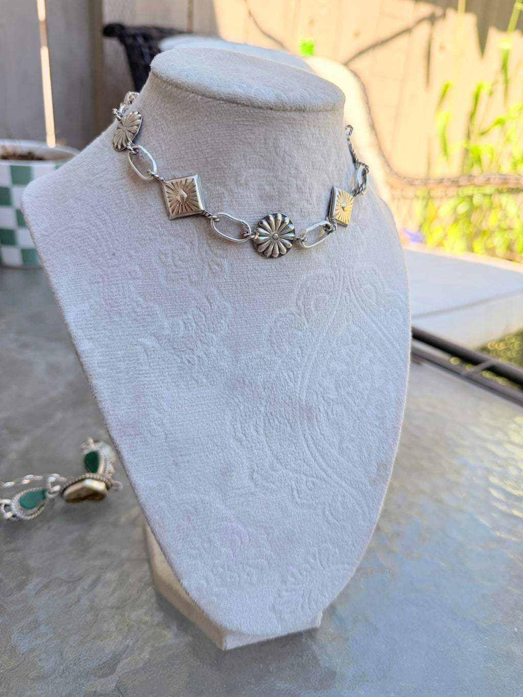 Concho choker