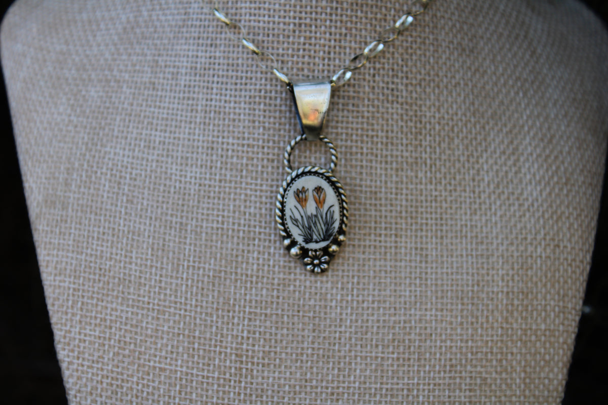 Flower power pendant