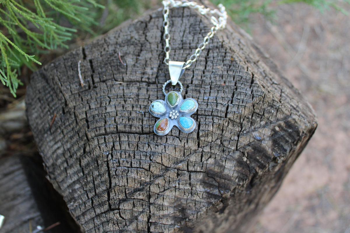 Turquoise flower pendant