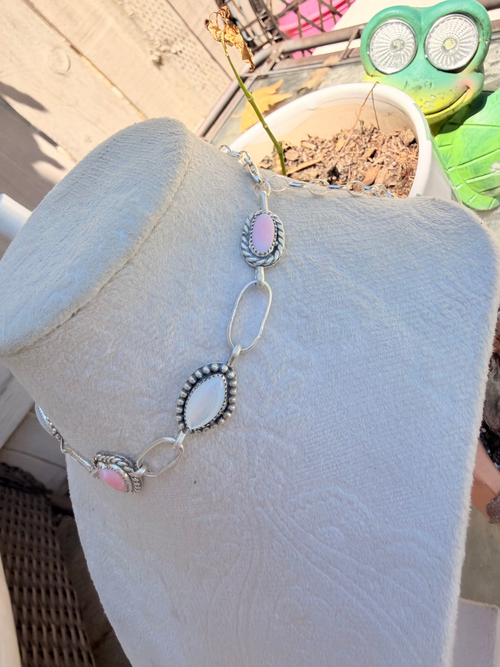 Pink conch and mother of pearl choker