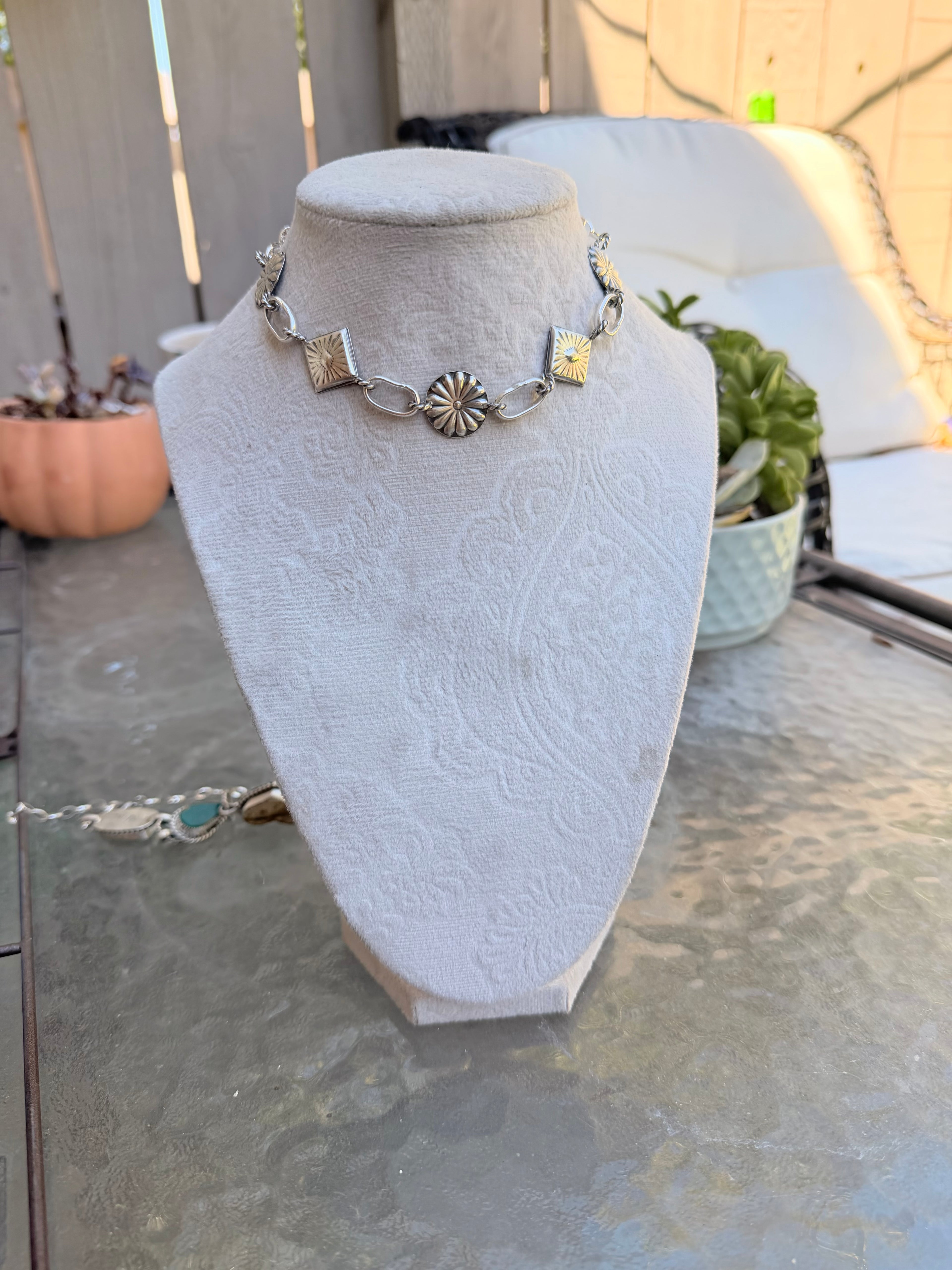 Concho choker