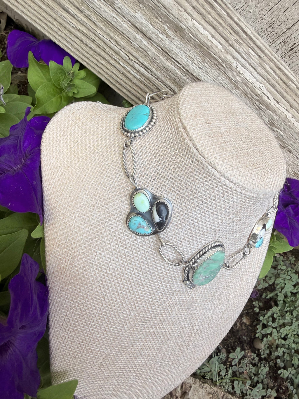 Very large multi stone choker