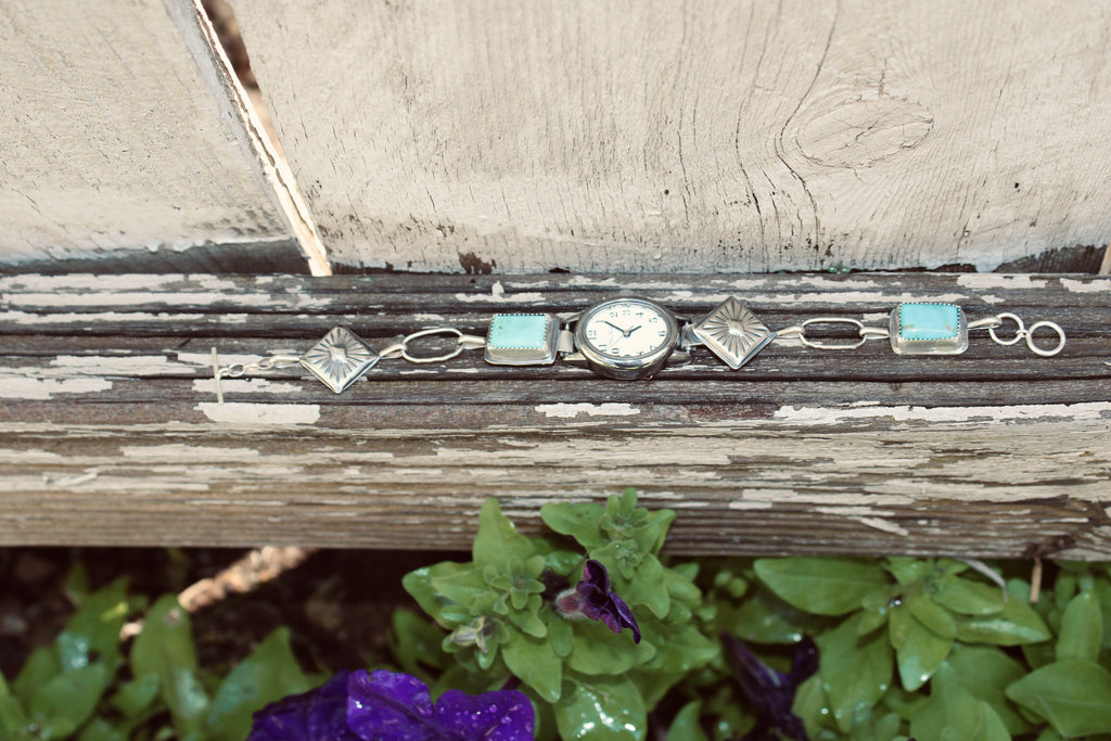 Turquoise time keeper