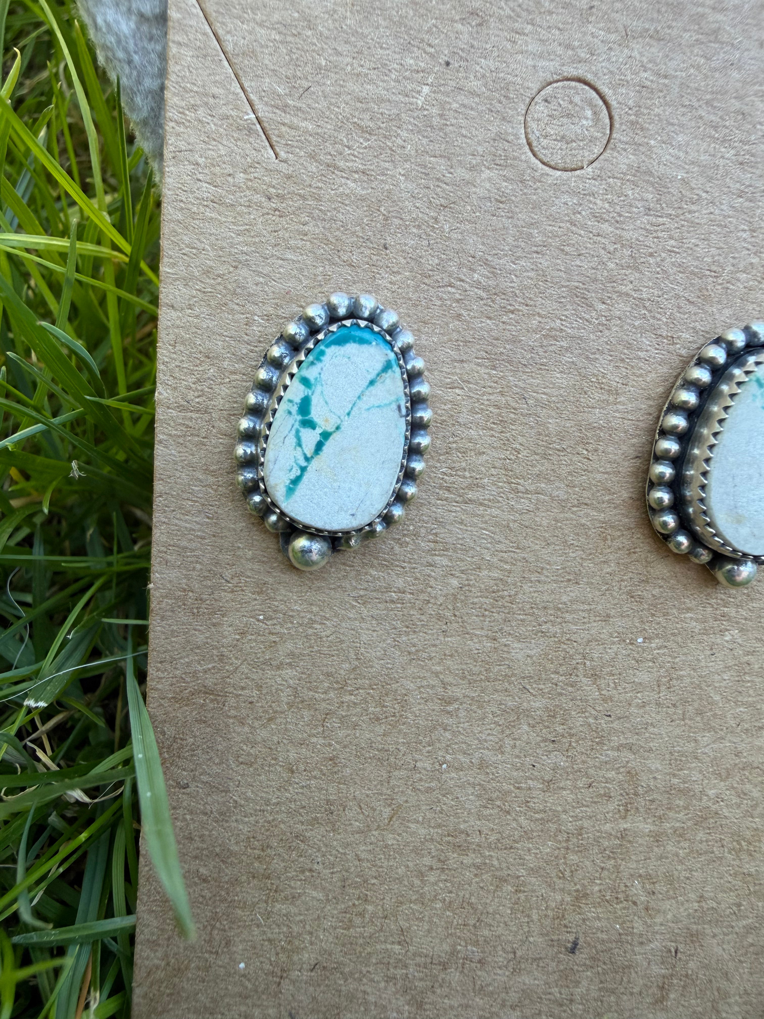 Valley view ribbon turquoise studs