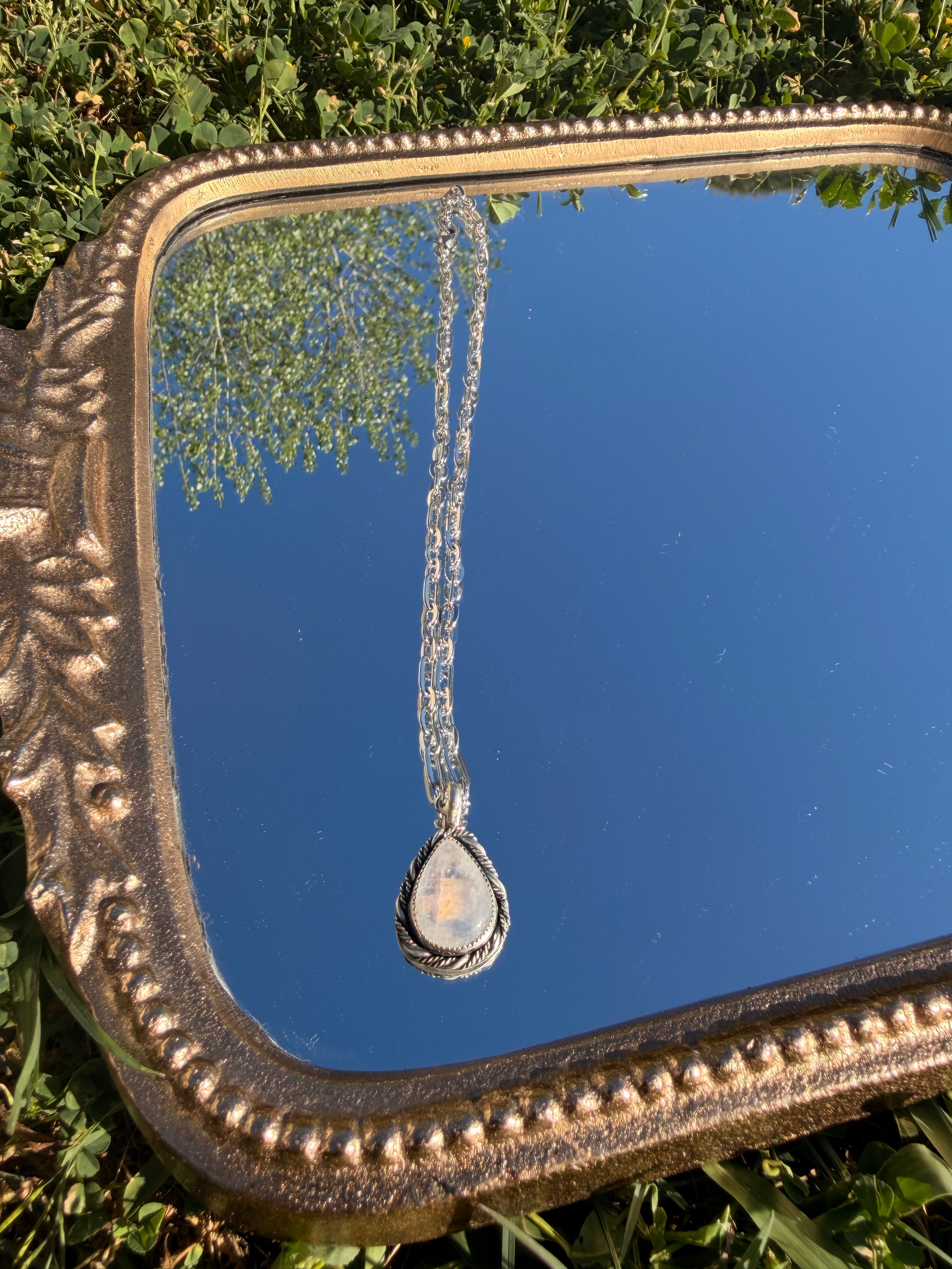 teardrop moonstone pendant necklace