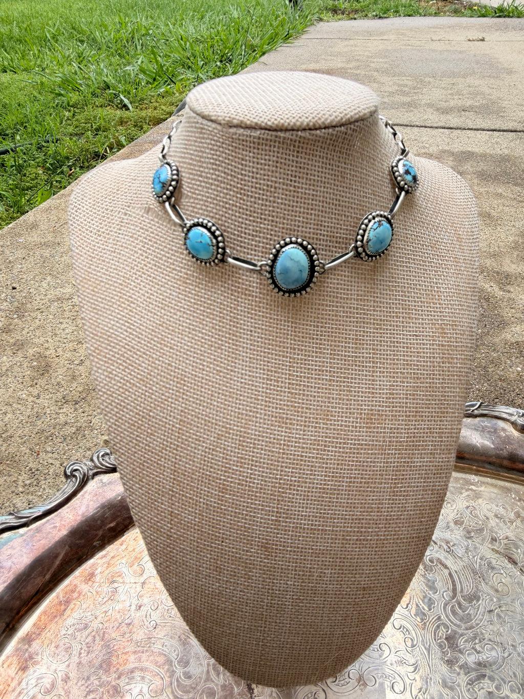 golden hills choker necklace