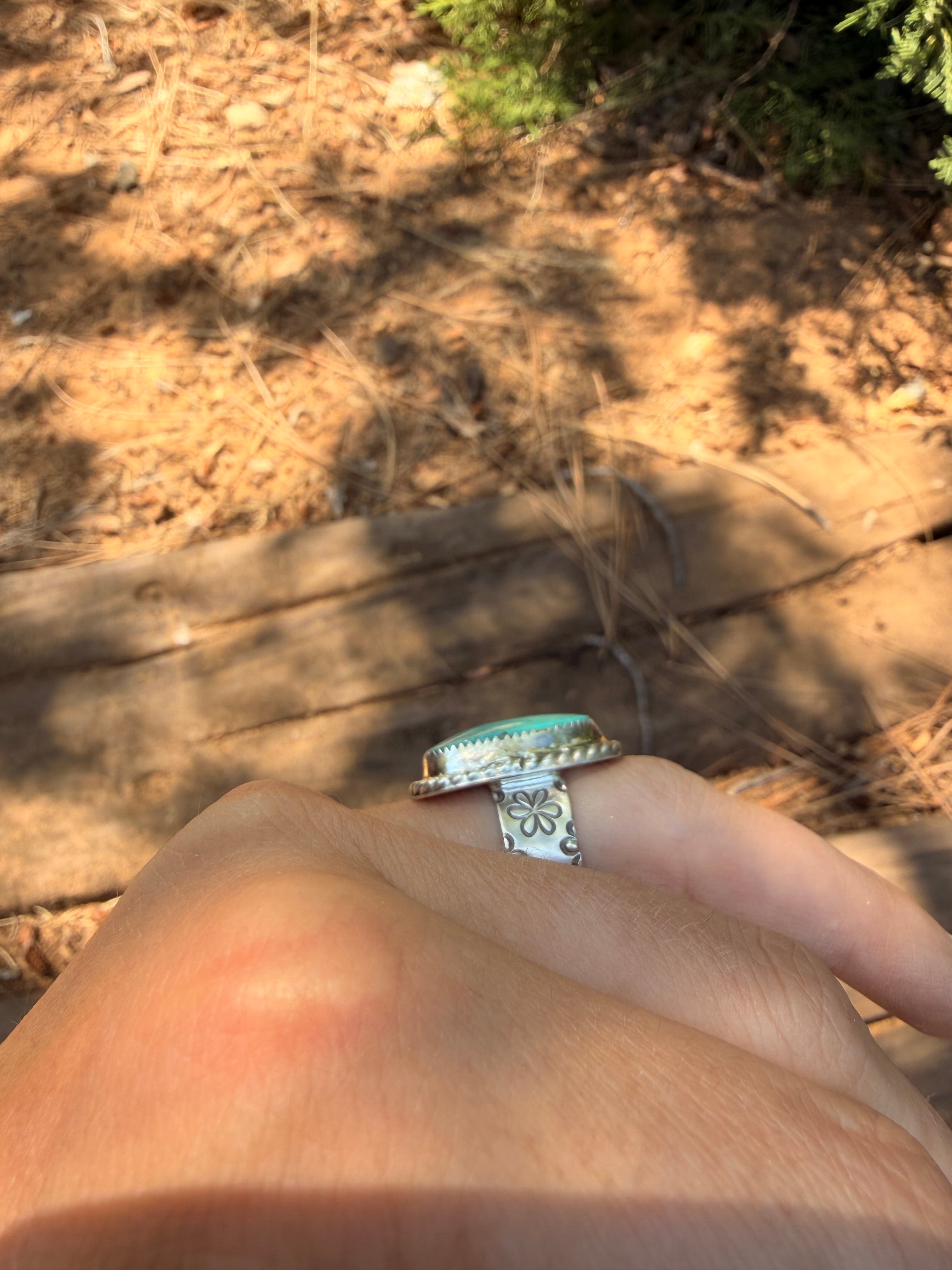 Nila turquoise flower banded Ring size 7.5