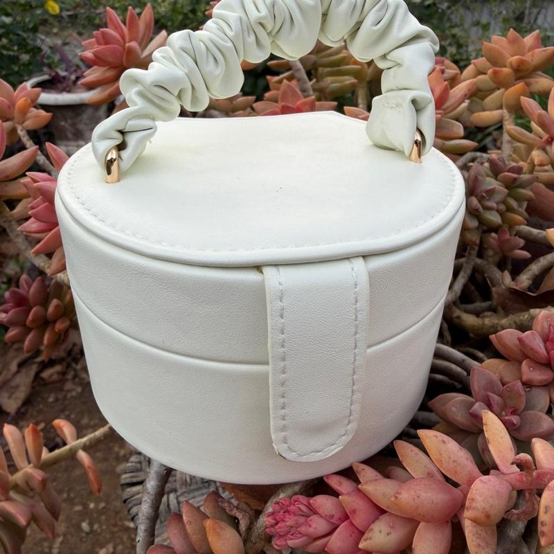 chapel white travel jewelry case